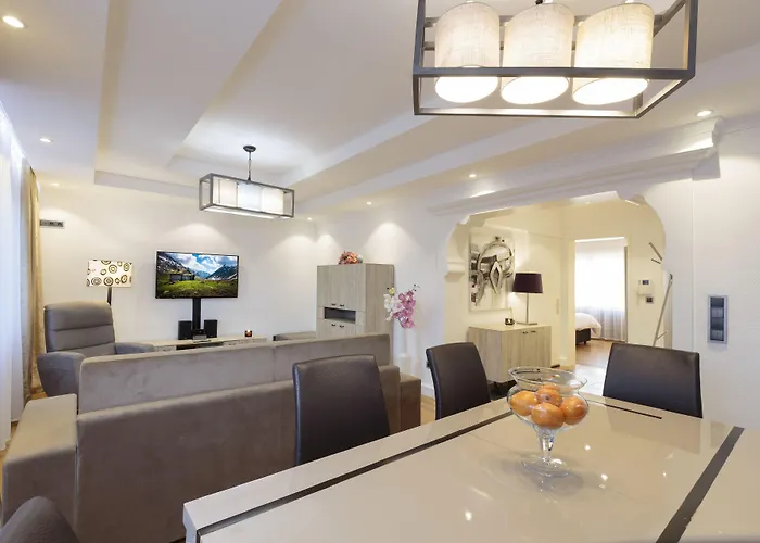 The Queen Luxury - Giada *