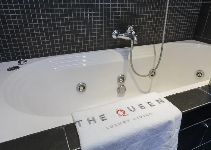The Queen Luxury - Giada Апартаменты