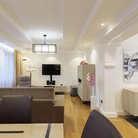 The Queen Luxury - Giada